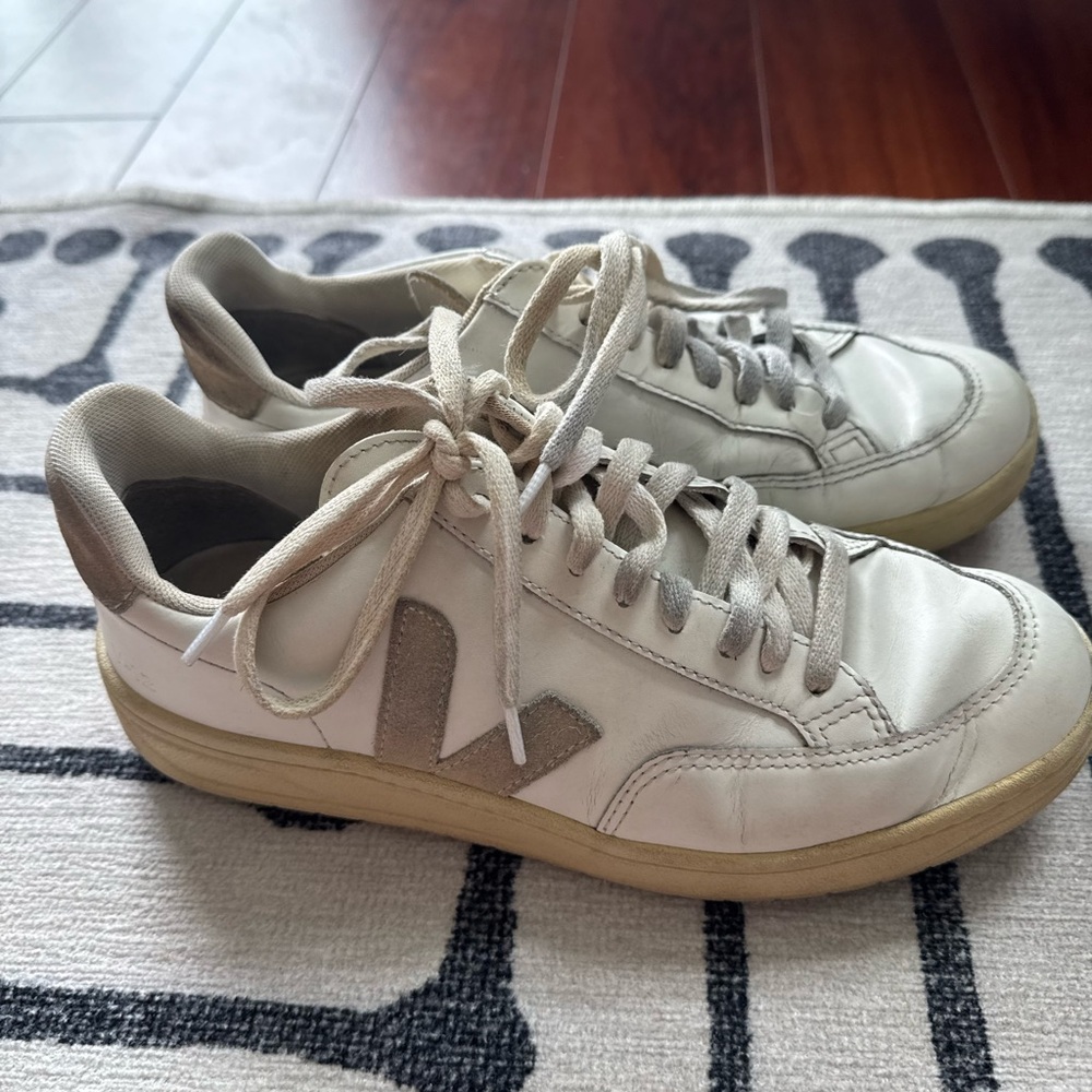 Veja Women's Sneakers in White and Tan